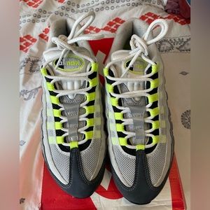 Air Max 95 Black/Volt